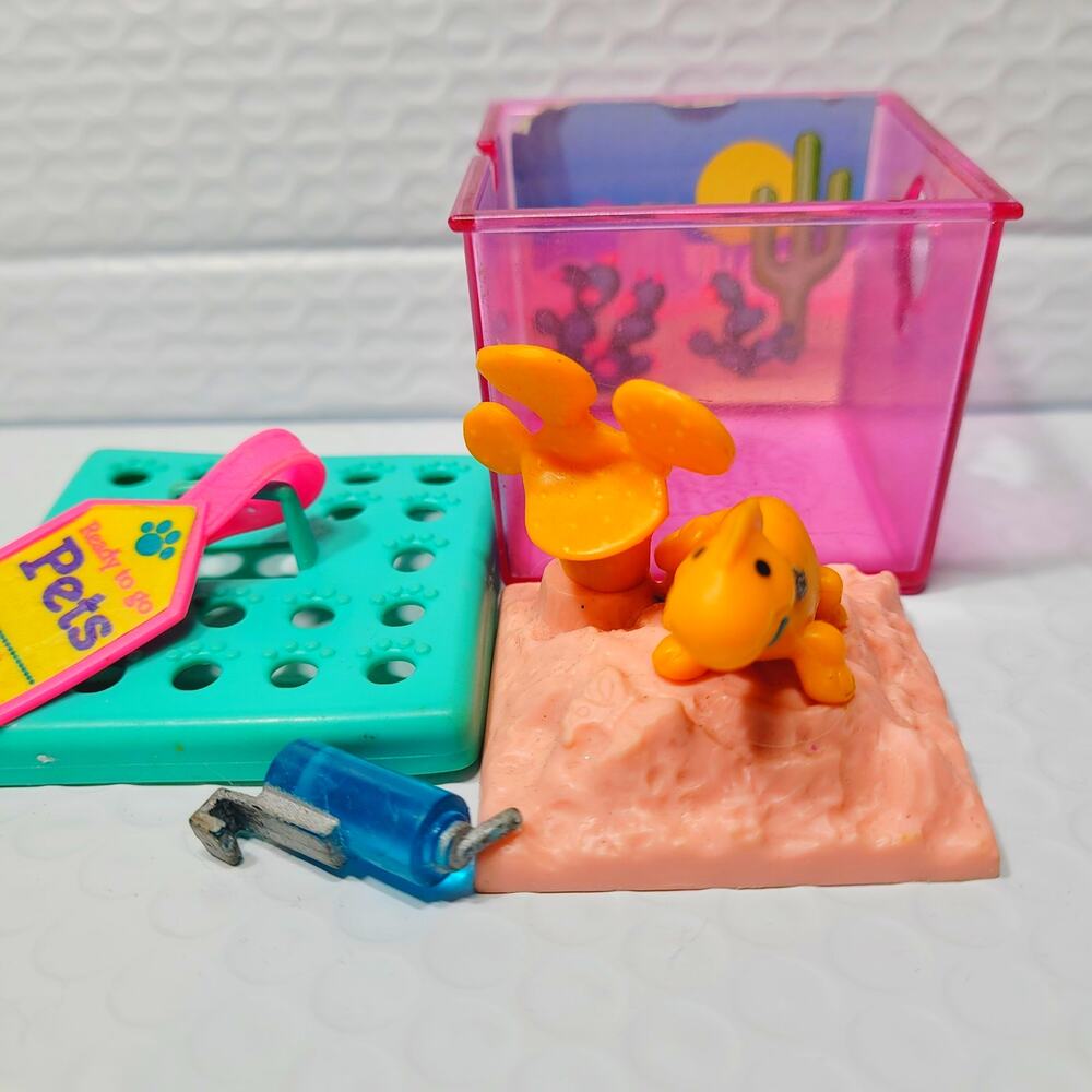 Vtg 1993 Littlest Pet Shop Racing Lizard with Desert Den LPS Complete Kenner G1